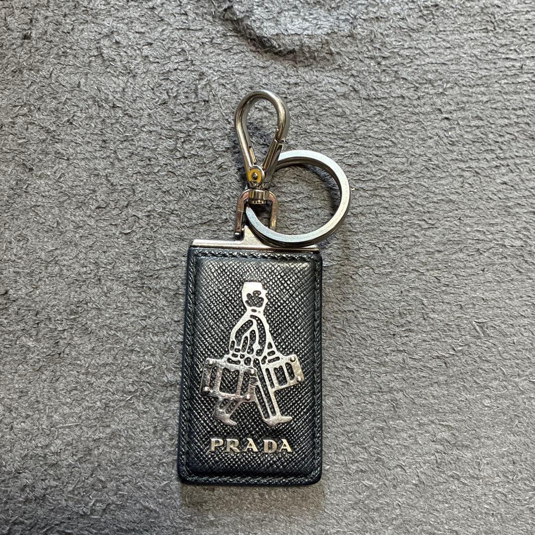 プラダ　キーホルダー　ストラップ　キーリング　0709