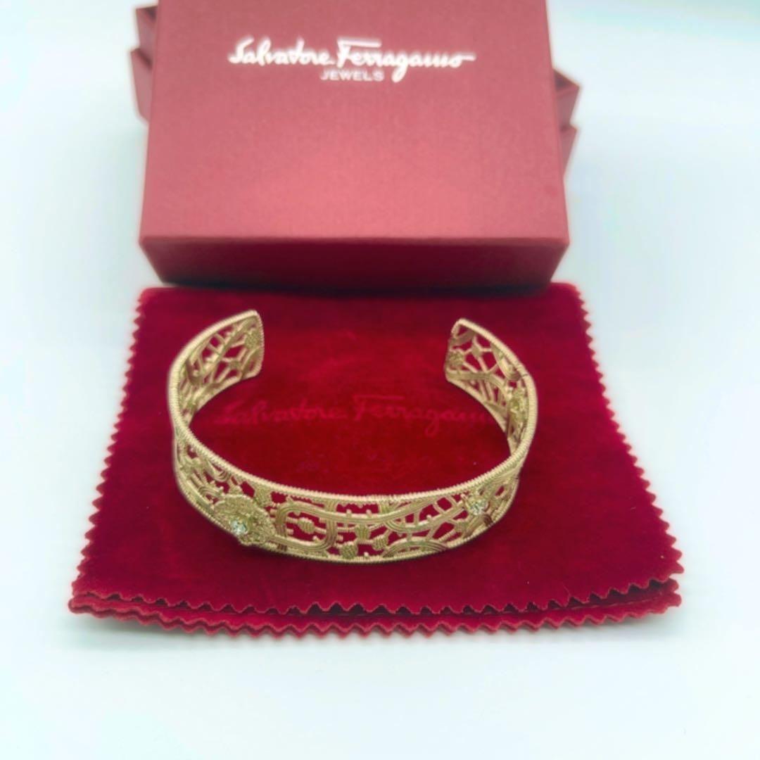 Salvatore Ferragamo(サルバトーレフェラガモ) バングル