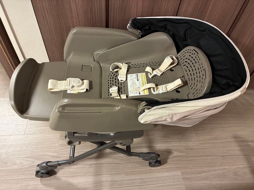 美品&希少 Combi コンビ ネムリラ オートスイング 電動 ミルキーベージュ