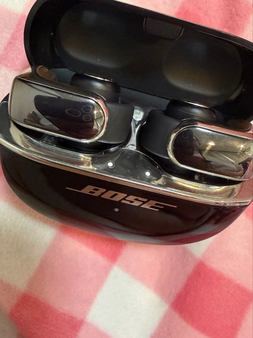 BLACKPINK LISA × BOSE Ultra Open Earbuds