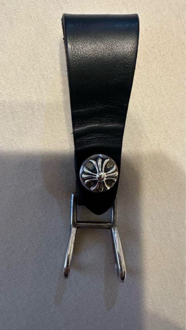 CHROME HEARTS クロムハーツ ベルトループ クロスボタン レザー