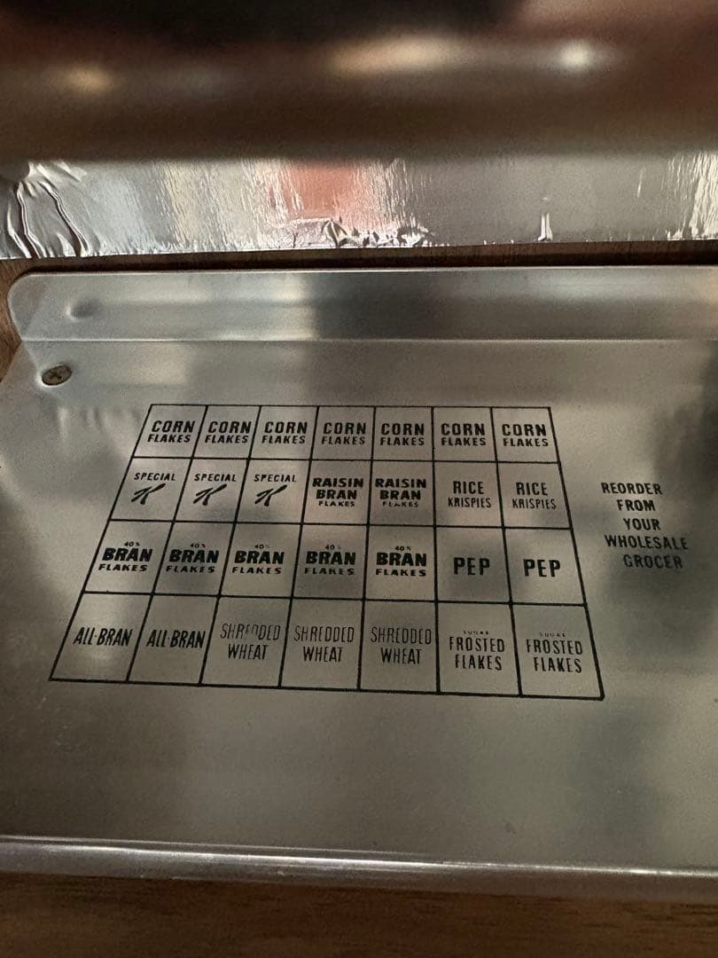 Kellogg's シェルフディスプレイラック4段