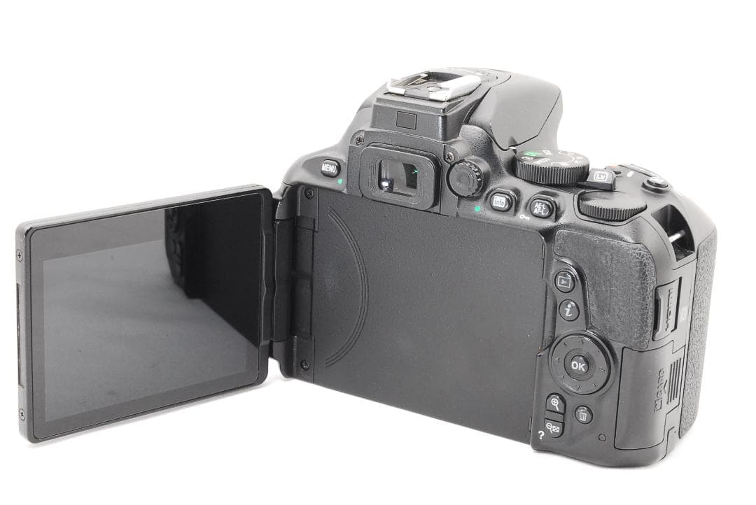Nikon D5600 Wi-Fi機能搭載でスマホ転送！届いてすぐ使える♪