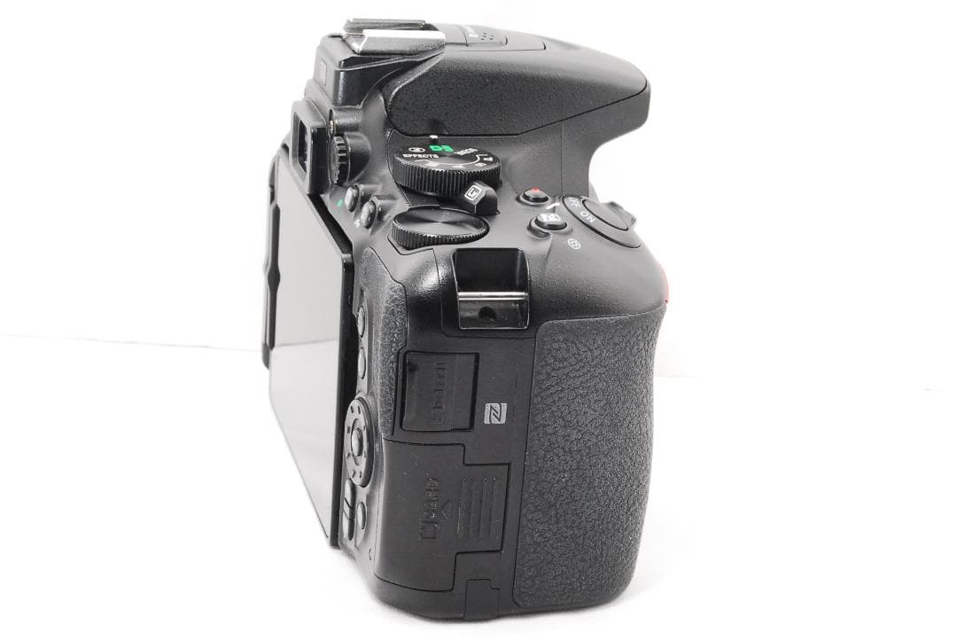 Nikon D5600 Wi-Fi機能搭載でスマホ転送！届いてすぐ使える♪