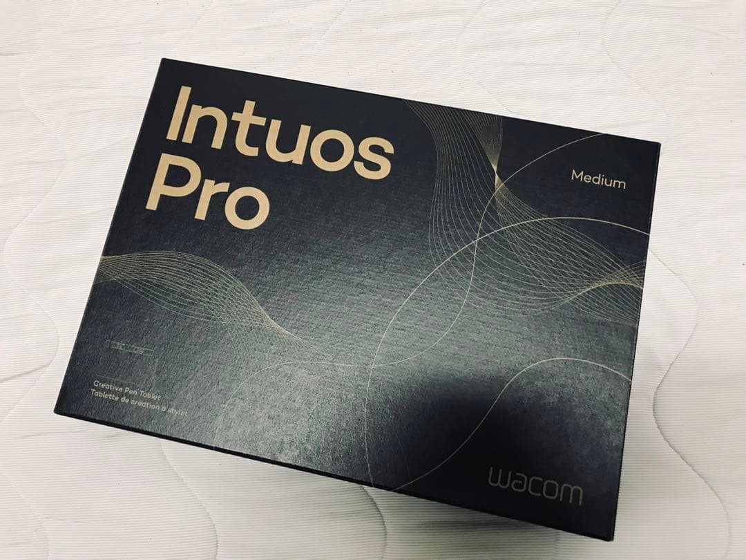 液タブ・ペンタブ Wacom Intuos Pro medium (PTK670K0C)