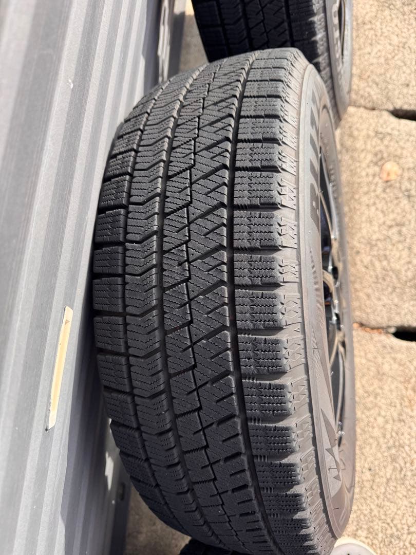 15インチ スタッドレスホイールセット ブリザックVRX2（80ノアヴォクシー）