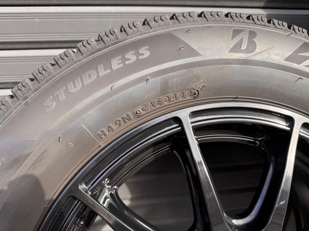 15インチ スタッドレスホイールセット ブリザックVRX2（80ノアヴォクシー）