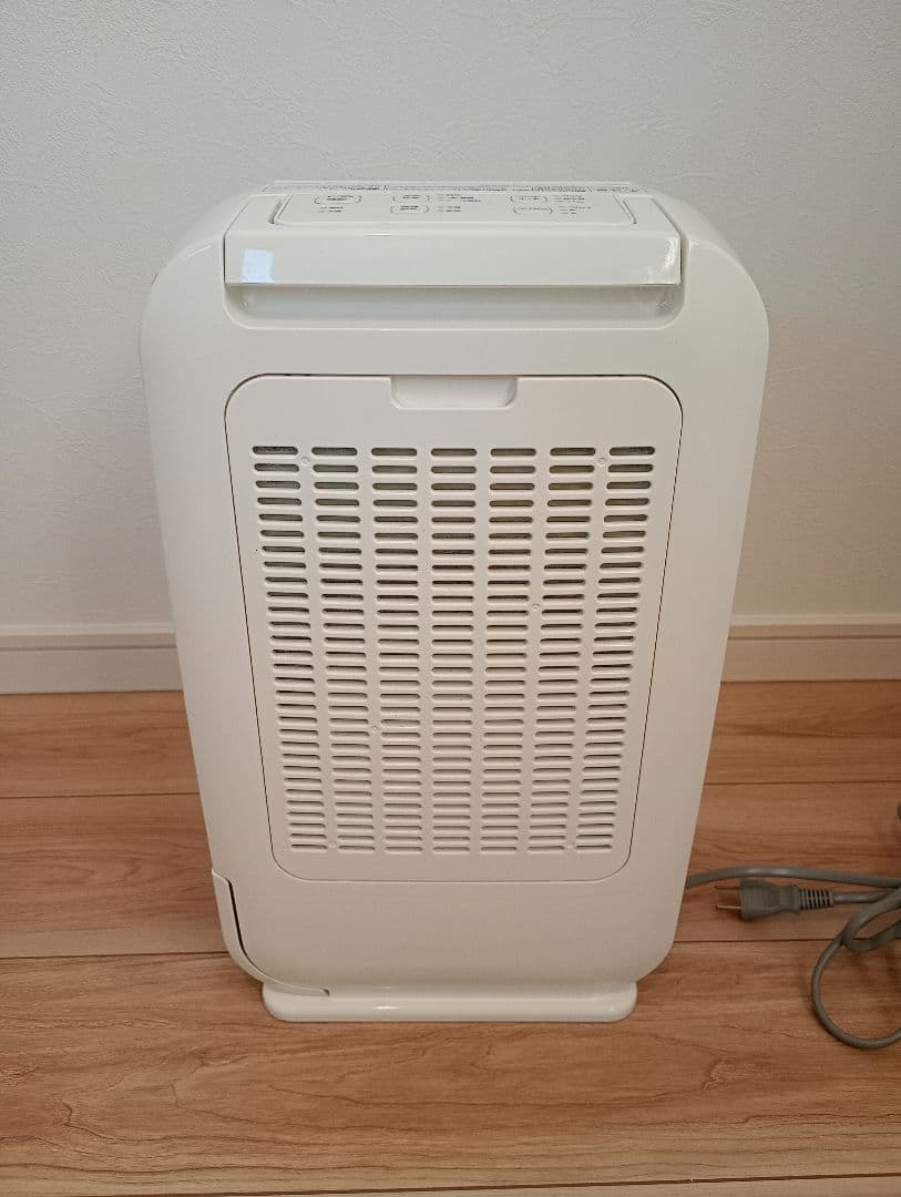 【美品】除湿機　日立　HJS-D562　2018年製　HITACHI　家庭用