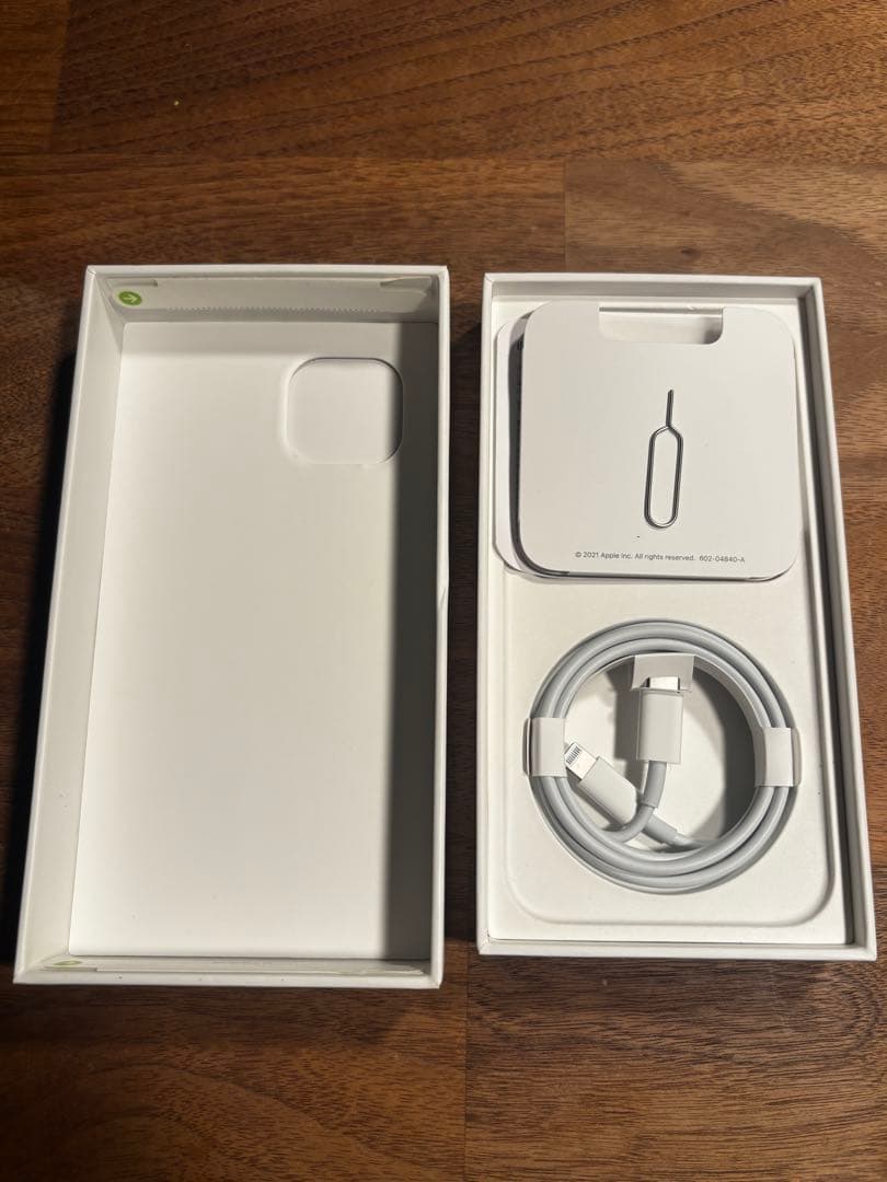 iPhone 13 128GB スターライト SIMフリー バッテリー85％