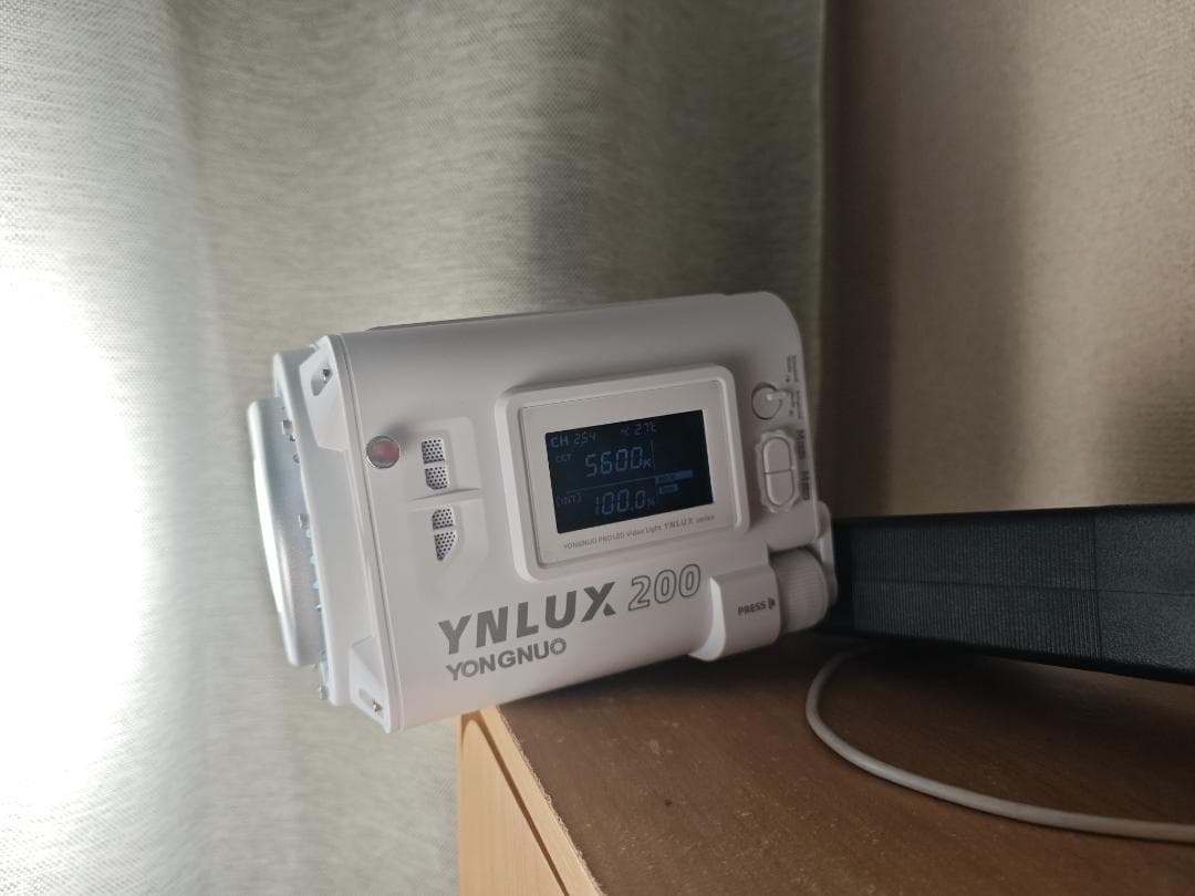YONGNUO YN LUX200 撮影用LEDライト アダプタ付き 200W
