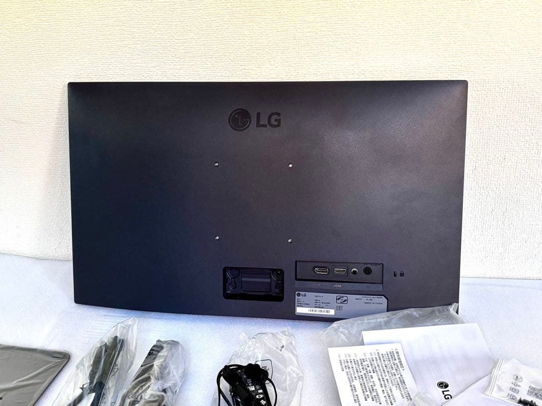 260121-6 LG UltraGearモニター 24インチ24G411A-B