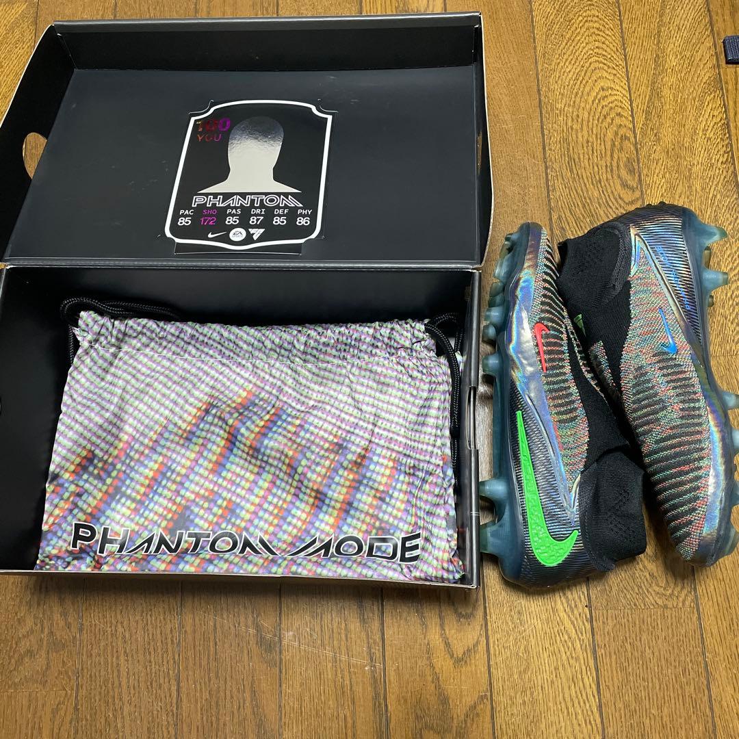 Nike Phantom Mode サッカーシューズ