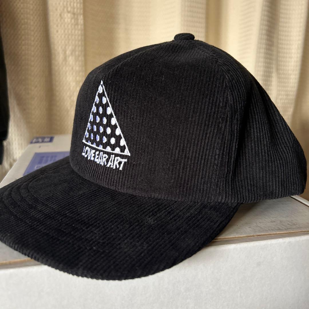 LOVE EAR ART 黒 コーデュロイ ベースボールキャップ