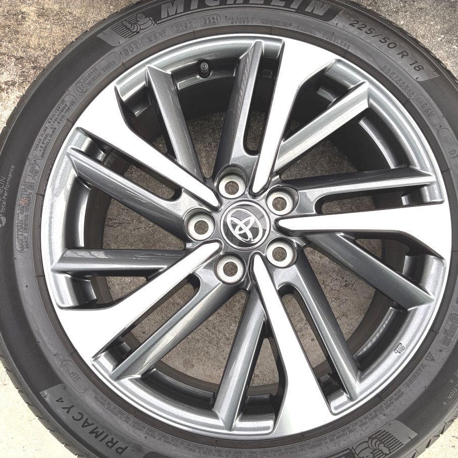 トヨタカローラクロス純正 225/50 R18 ホイールセット／ミシュランタイヤ