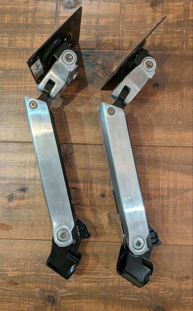 ERGOTRON LXデュアル デスク マウント アーム スタッキング③