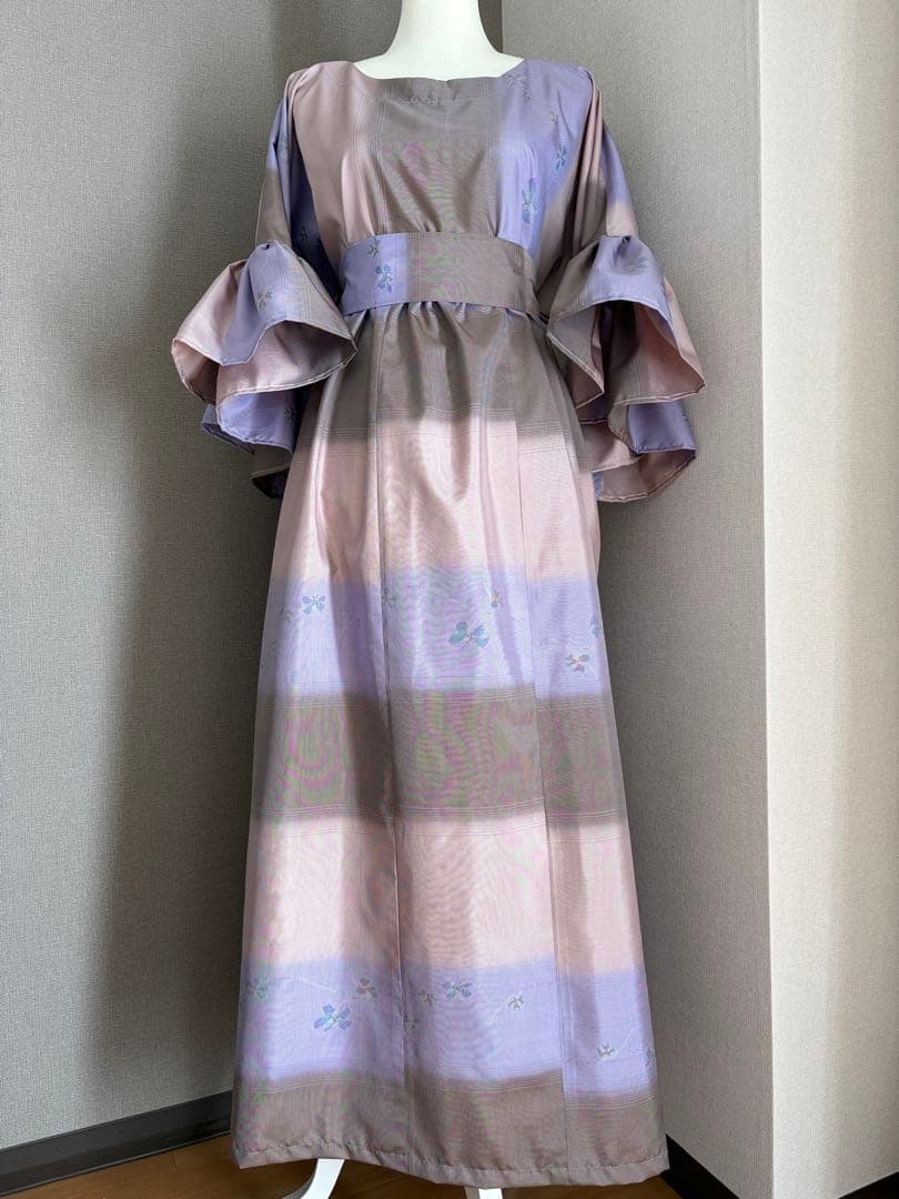 ★着物リメイク★　大島紬　フリル袖のゆったりワンピ　パステルカラーの縞大島紬