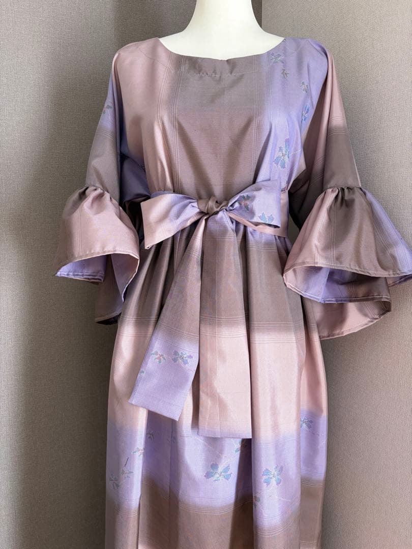 ★着物リメイク★　大島紬　フリル袖のゆったりワンピ　パステルカラーの縞大島紬