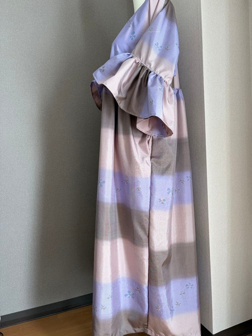 ★着物リメイク★　大島紬　フリル袖のゆったりワンピ　パステルカラーの縞大島紬