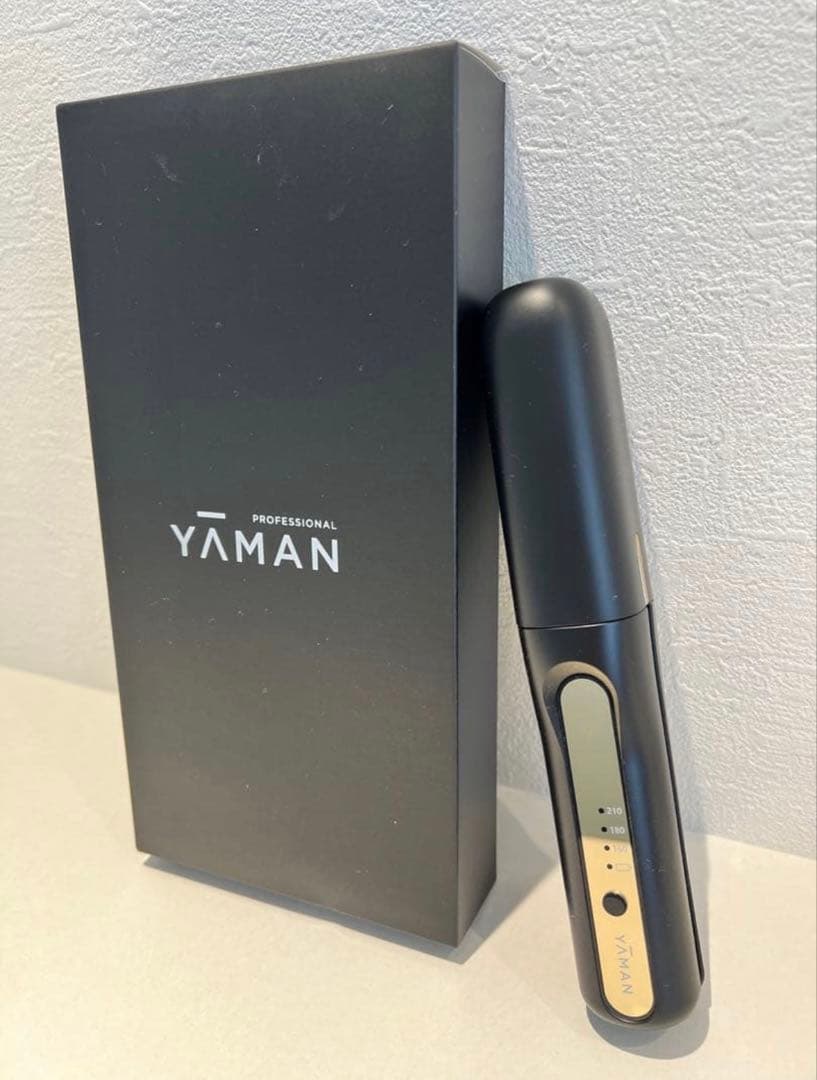 ヤーマン ヴェーダへアボリューマー　持ち運び用 ストレートアイロン　ヘアカーラー