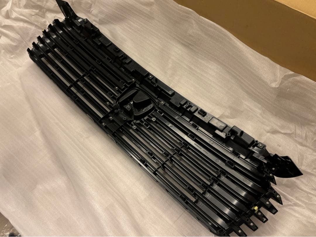 【未使用品】Honda VEZEL e:HEV ブラック フロントグリル