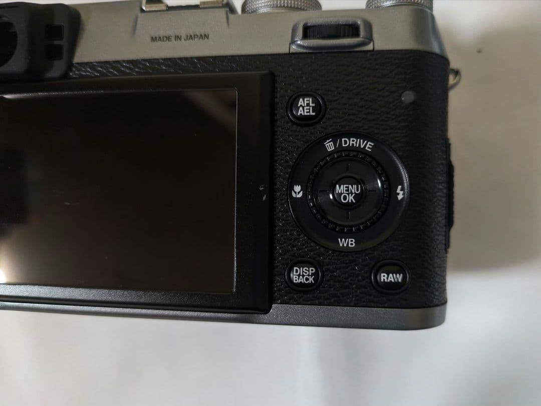 FUJIFILM X100 富士フイルム コンタクトデジタルカメラ おまけ付