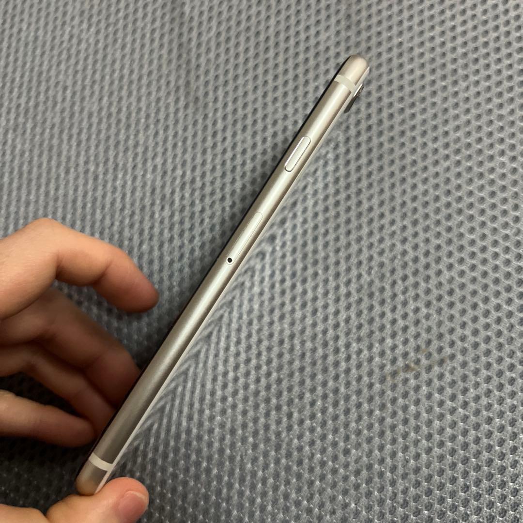 Apple iPhone SE (第3世代) 64GB スターライト