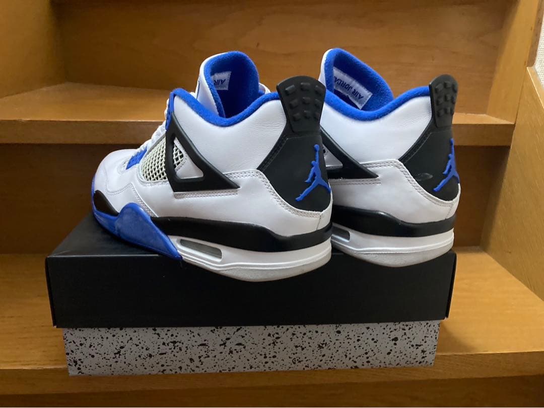 NIKE エアジョーダン4 レトロ