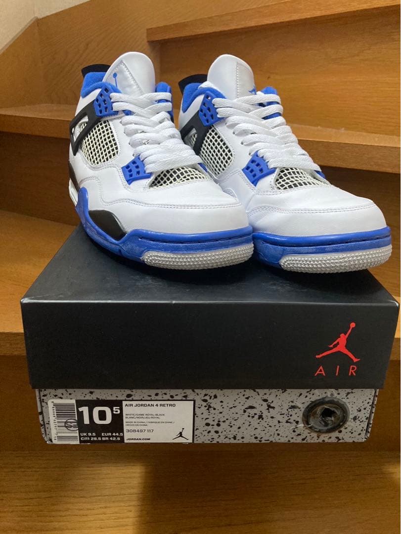 NIKE エアジョーダン4 レトロ