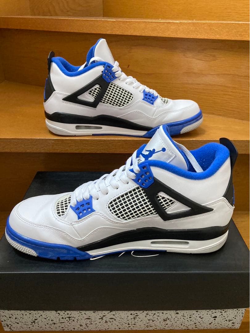 NIKE エアジョーダン4 レトロ