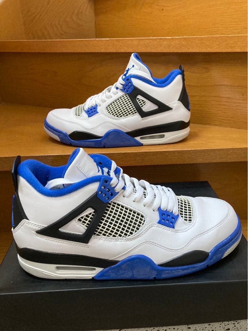 NIKE エアジョーダン4 レトロ