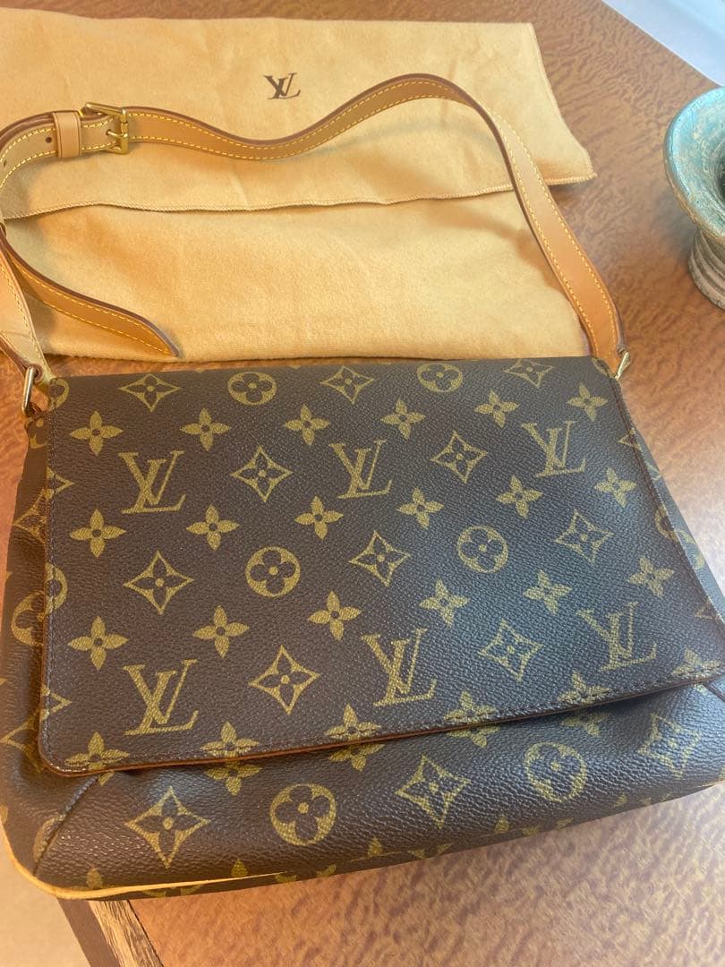 Louis Vuitton タンゴ