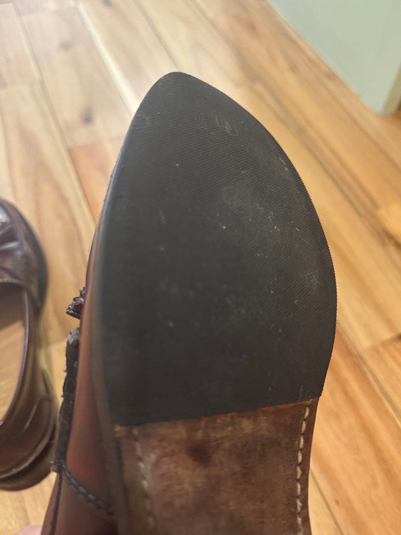 ダークブラウン タッセル付きローファー