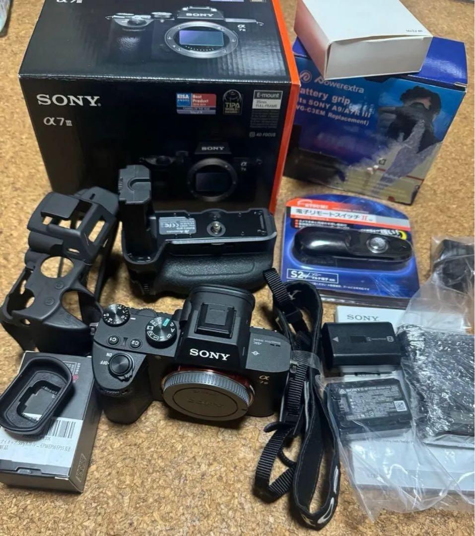 送料込み美品旅行やアウトドアキャンプSONYILCE-7M3α7III付属品