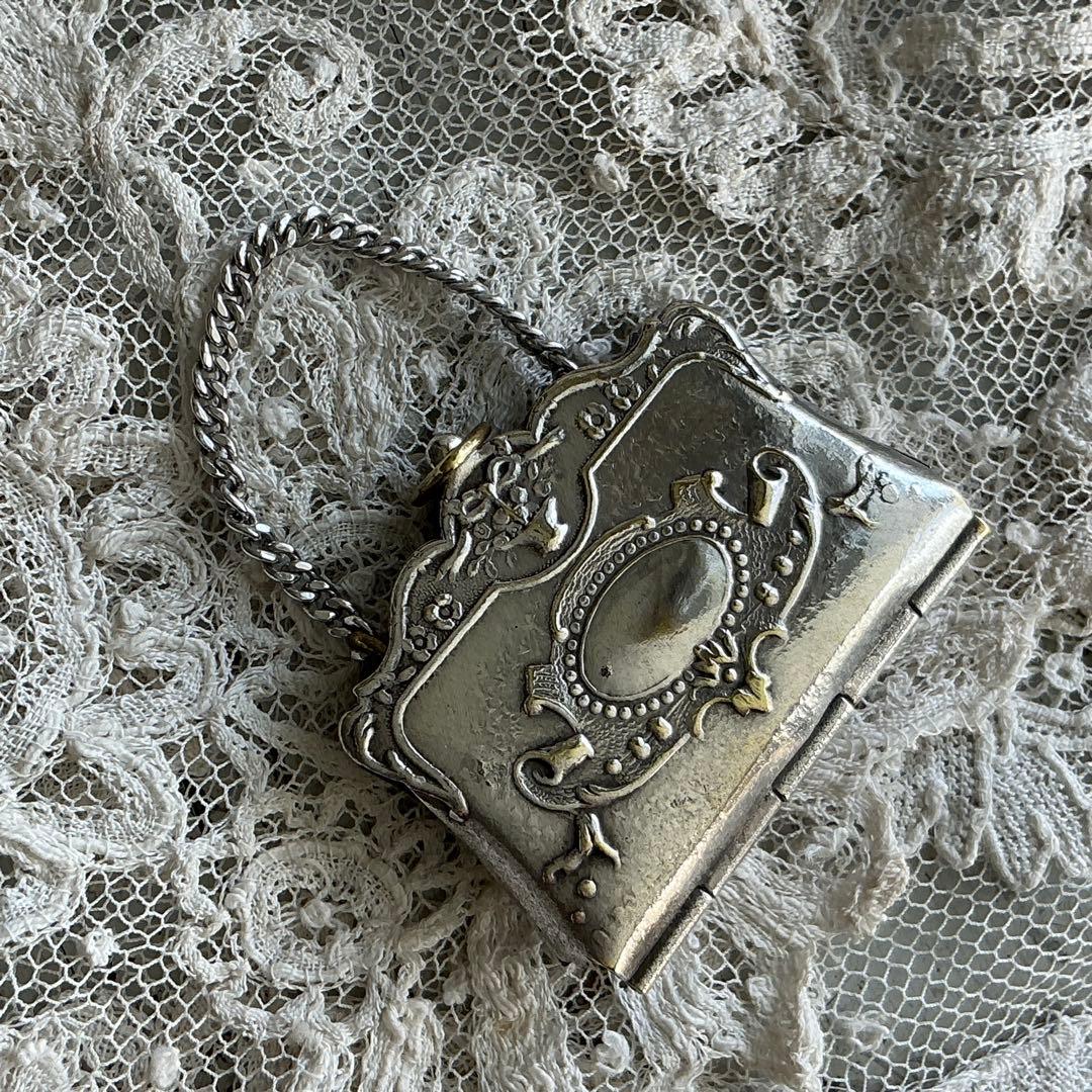 ９：フランス　アンティーク　ミニチュア　ハンドバッグ　シルバープレート　ドール