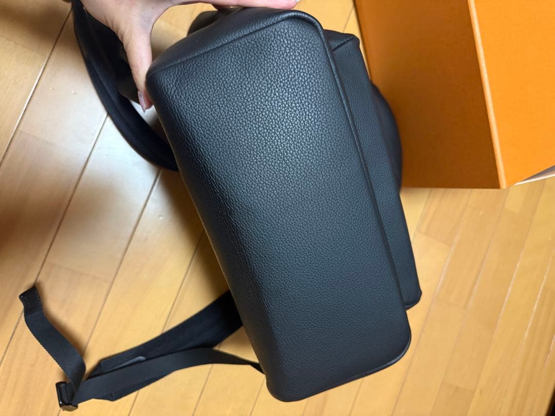 LOUISVUITTON ルイヴィトン　テイクオフ　バックパック　カーフレザー