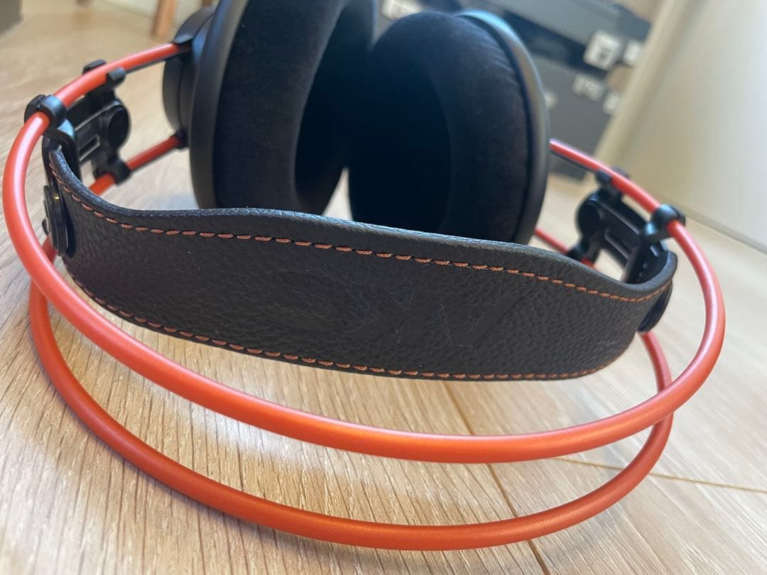 y*4様 【美品】AKG K712 PRO 開放型ヘッドフォン