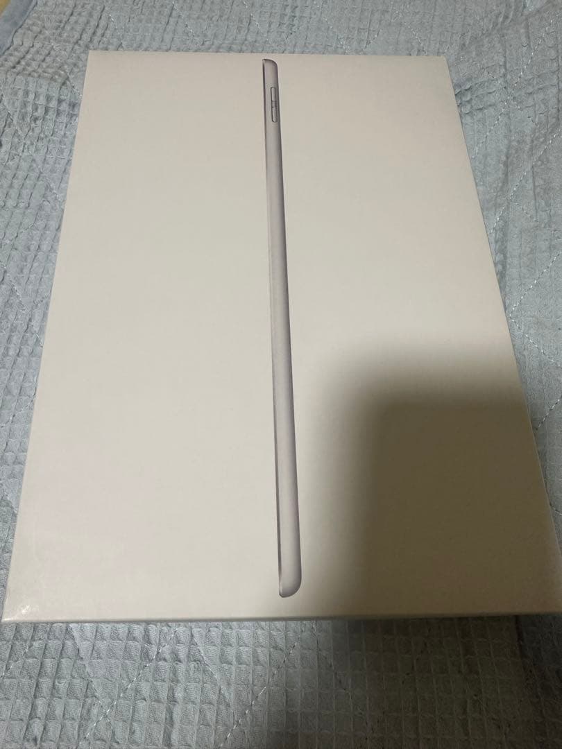 iPad 本体 第７世代 128GB シルバー　箱付き