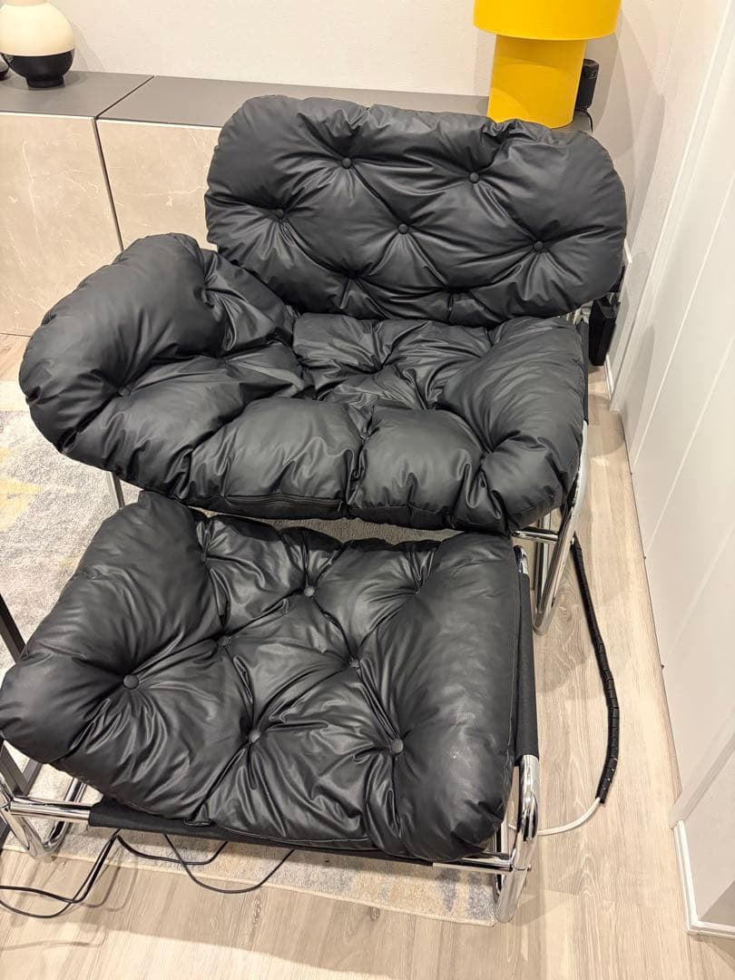 クッションソファ 1人掛け黒・白　2セット