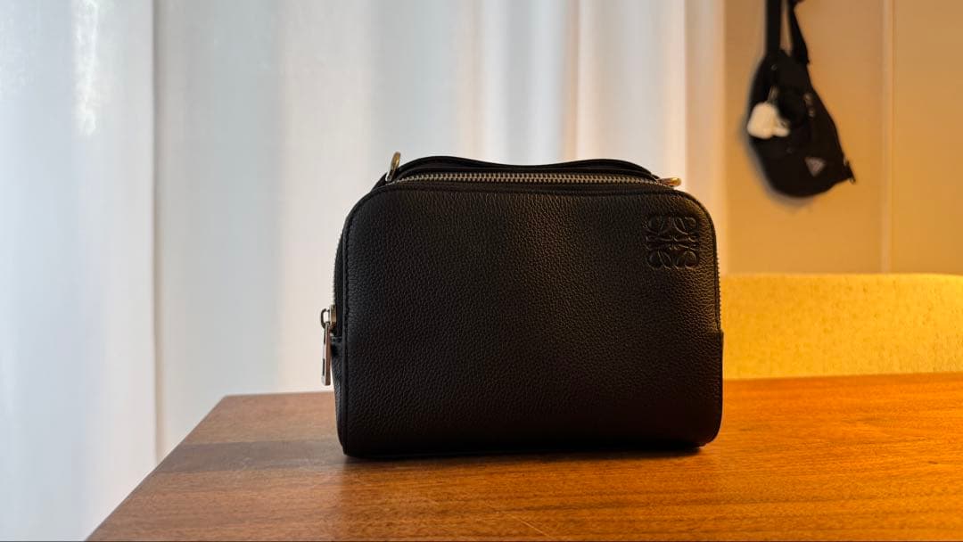 LOEWE ショルダーバッグ カメラバッグ ソフトグレインカーフ ロゴ ブラック