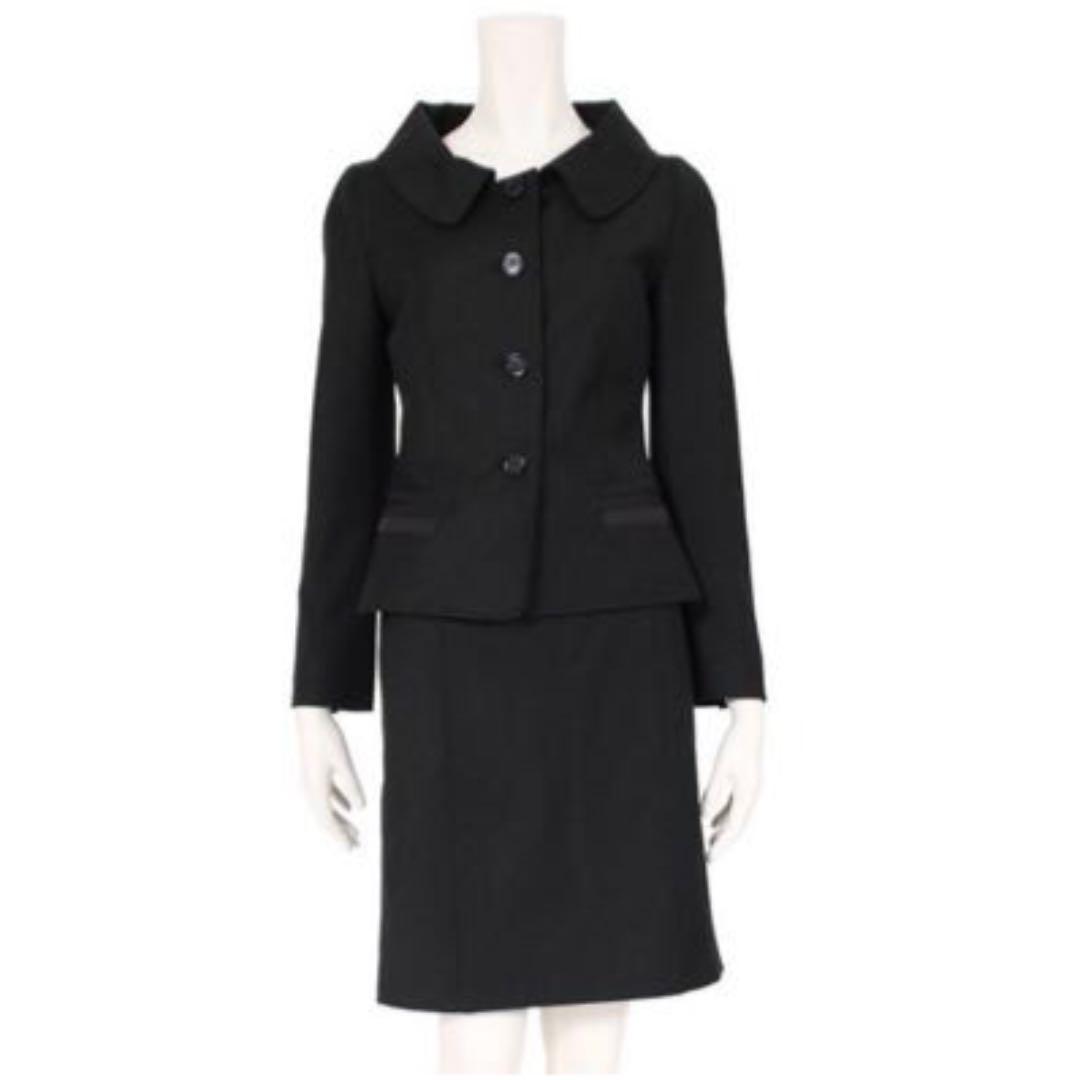 プラダ　スカートスーツ