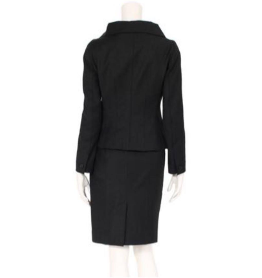 プラダ　スカートスーツ