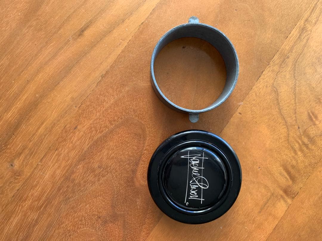 MOMO ステアリング ジャッキースチュワート 　ホーンボタン+ボス