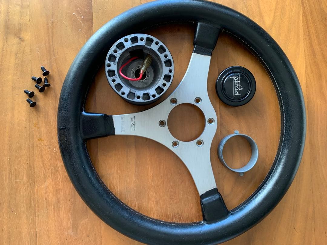 MOMO ステアリング ジャッキースチュワート 　ホーンボタン+ボス