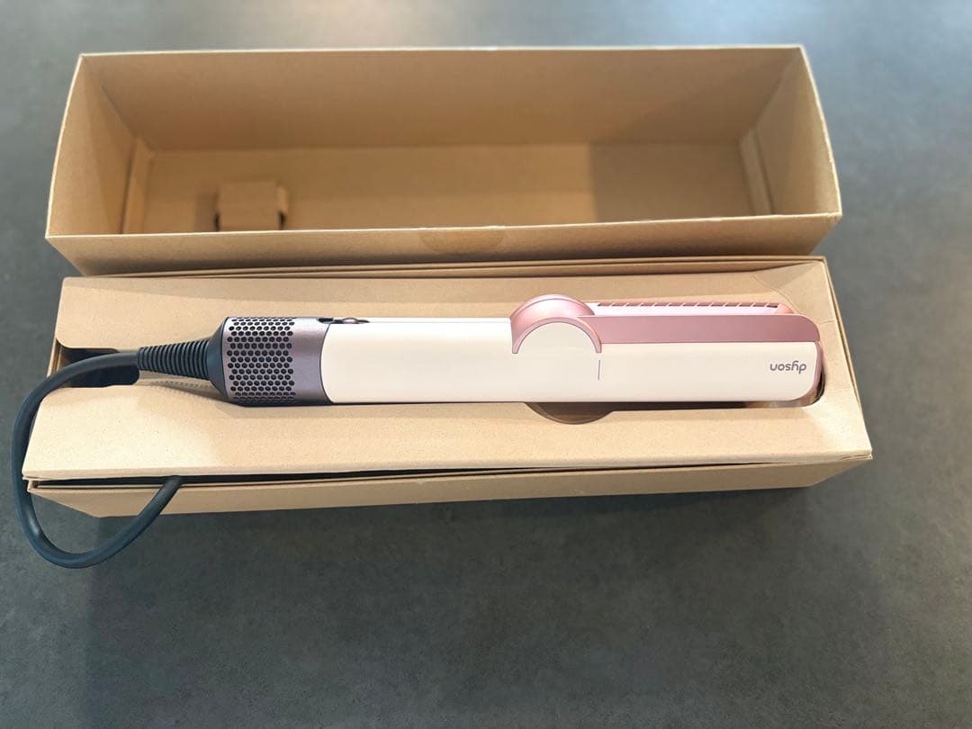 ダイソン ヘアストレイトナー