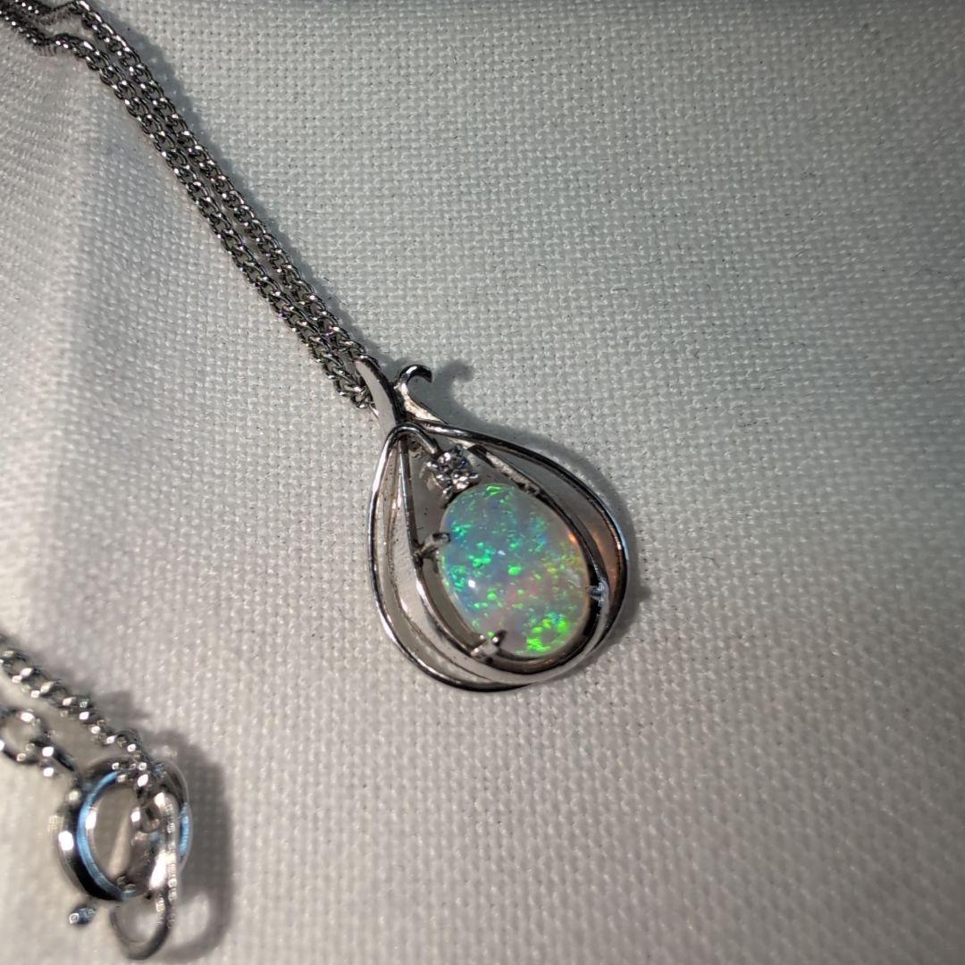 オパール ドロップ型ネックレス　プラチナ刻印有り　アンティーク　昭和レトロ