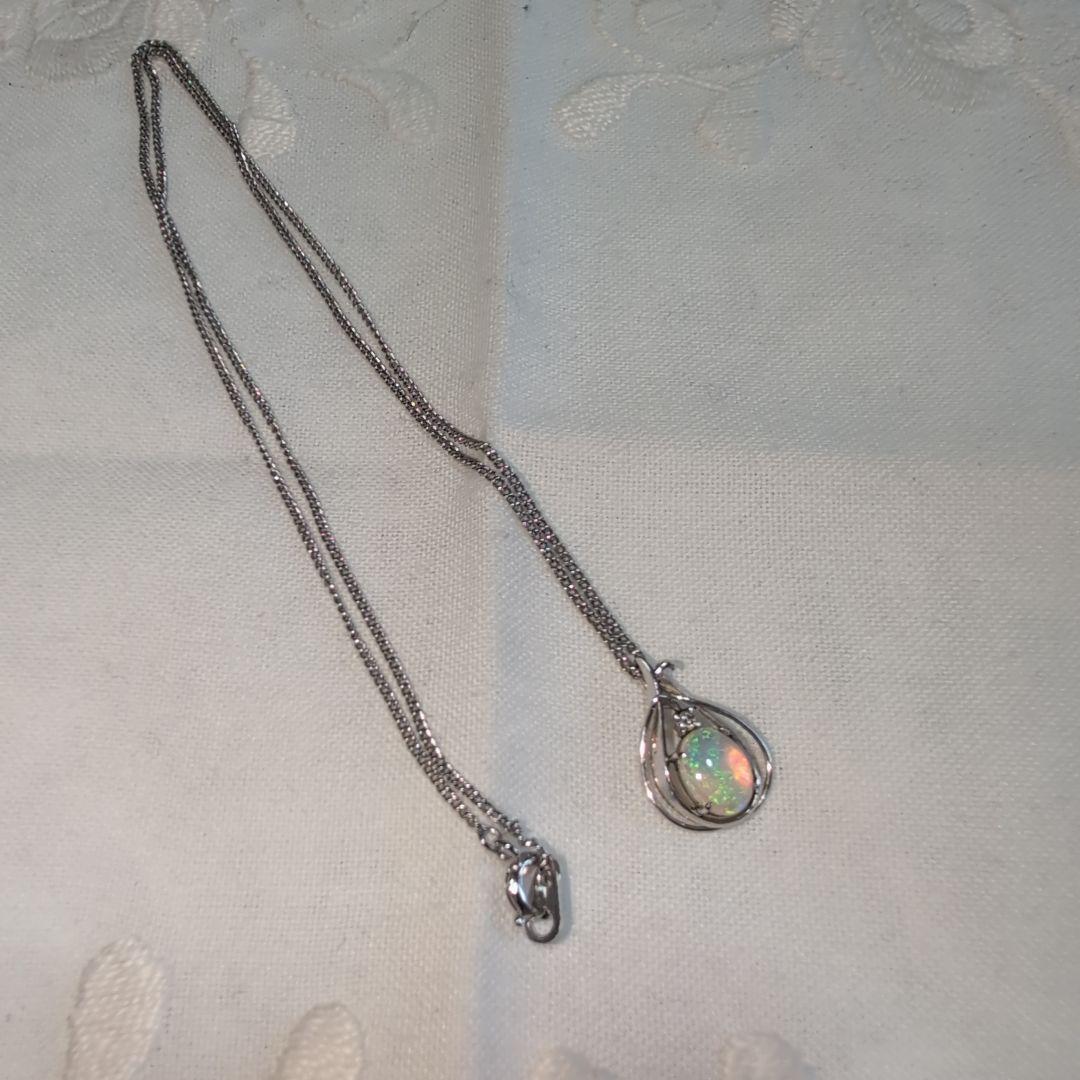 オパール ドロップ型ネックレス　プラチナ刻印有り　アンティーク　昭和レトロ