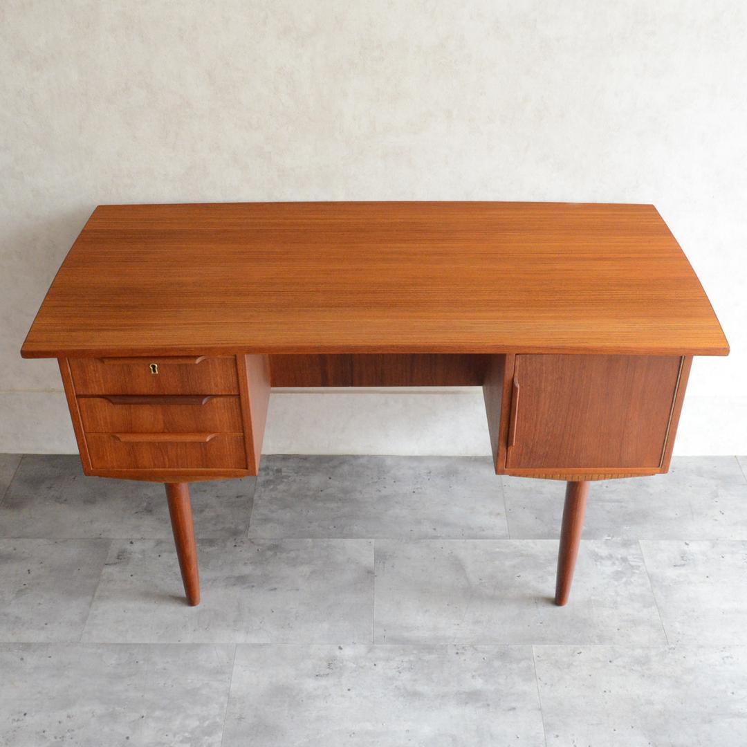 デンマーク 北欧ヴィンテージ チーク デスク 鍵付 北欧家具 机 北欧デザイン