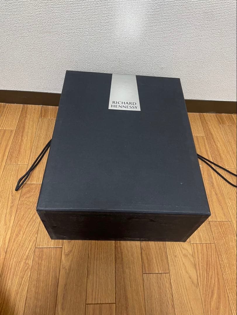 RICHARD HENNESSY 木製ボックス