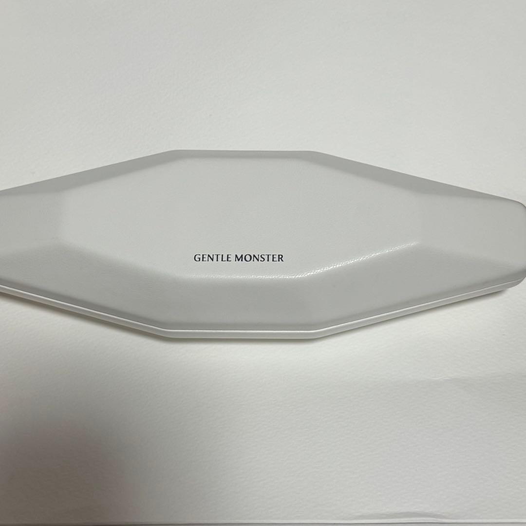 正規品 GENTLE MONSTER Ruvy Van 01