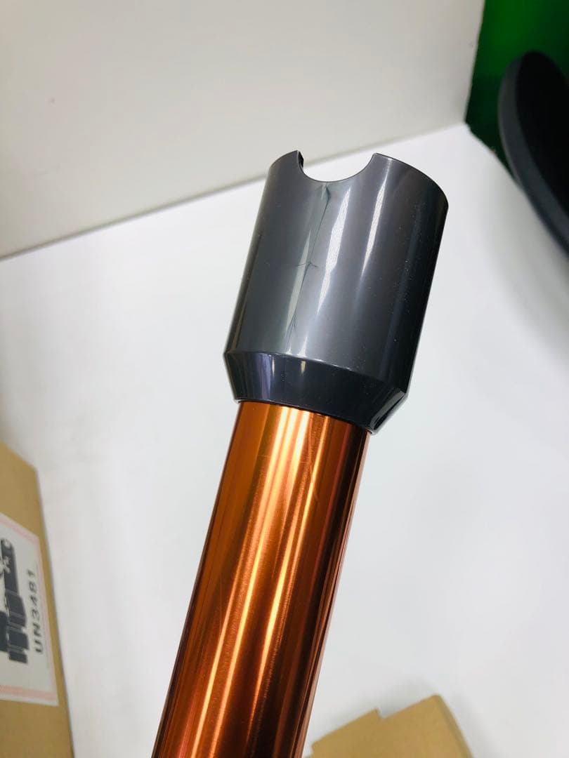 アウトレット品SV12 Cyclone V10 Fluffy ハンディクリーナー